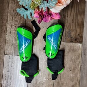 Umbro Youth Arturo Soccer Shin Guards Green Size Medium Little Boy Girl EUC